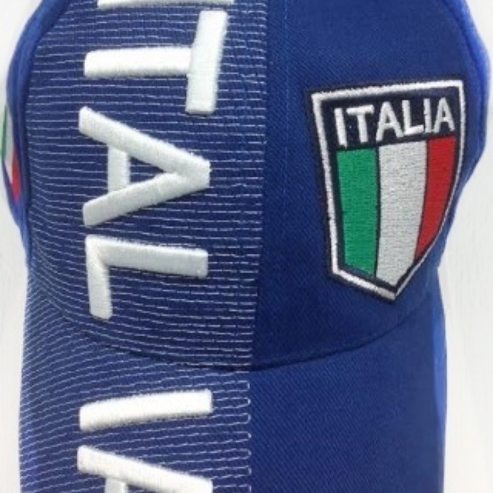 Italy Flag Sport Accessory Gift Box Set of 7 Items - Picture 2 of 8
